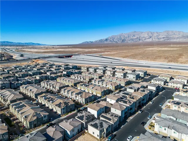 $2,500 | 6952 Crescent Gold Street, North Las Vegas, NV 89086