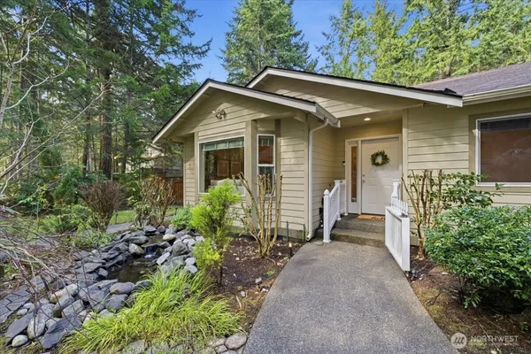 $1,189,000 | 879-881 Kamus Way, Fox Island, WA 98333