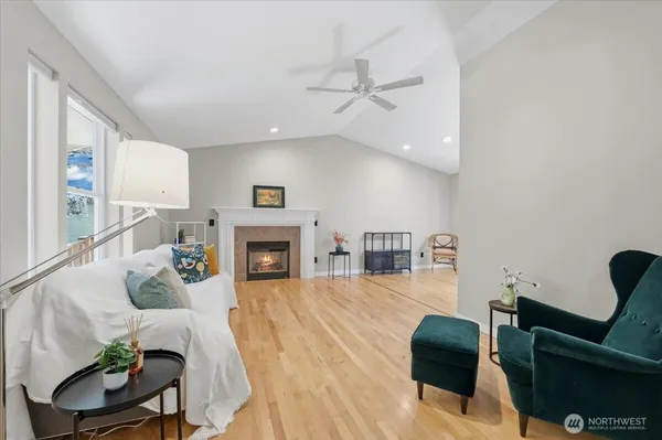 $1,189,000 | 879-881 Kamus Way, Fox Island, WA 98333