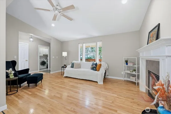 $1,189,000 | 879-881 Kamus Way, Fox Island, WA 98333