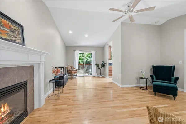 $1,189,000 | 879-881 Kamus Way, Fox Island, WA 98333