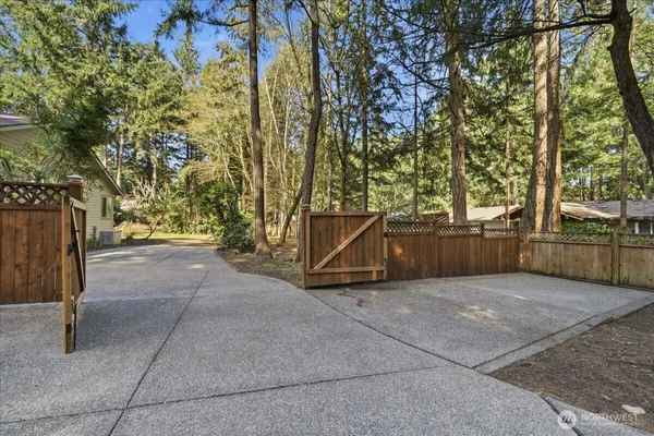 $1,189,000 | 879-881 Kamus Way, Fox Island, WA 98333
