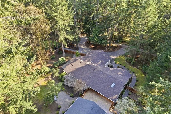 $1,189,000 | 879-881 Kamus Way, Fox Island, WA 98333