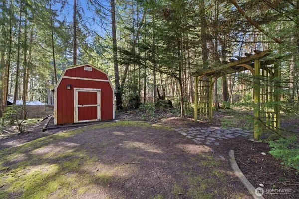 $1,189,000 | 879-881 Kamus Way, Fox Island, WA 98333