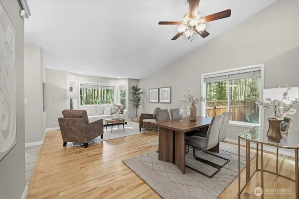 $1,189,000 | 879-881 Kamus Way, Fox Island, WA 98333