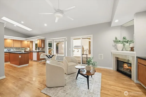 $1,189,000 | 879-881 Kamus Way, Fox Island, WA 98333