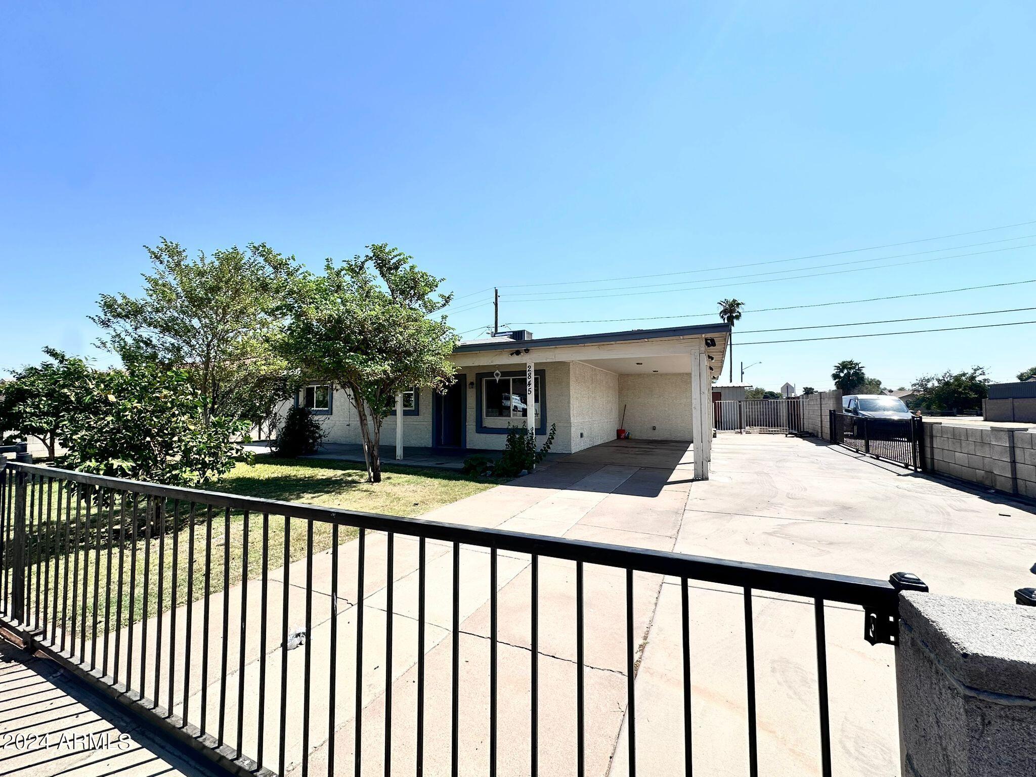 2845 West Bethany Home Road Phoenix, AZ 85017 - Photo 5 of 36 WhatsApp Image 2024-09-10 at 7.03.26 AM