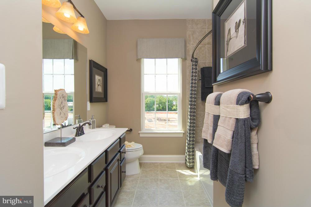 8026 Orchard Grove Road, Unit 11H Odenton, MD 21113 - Photo 10 of 30 SECOND BATH - GREAT SPACE
