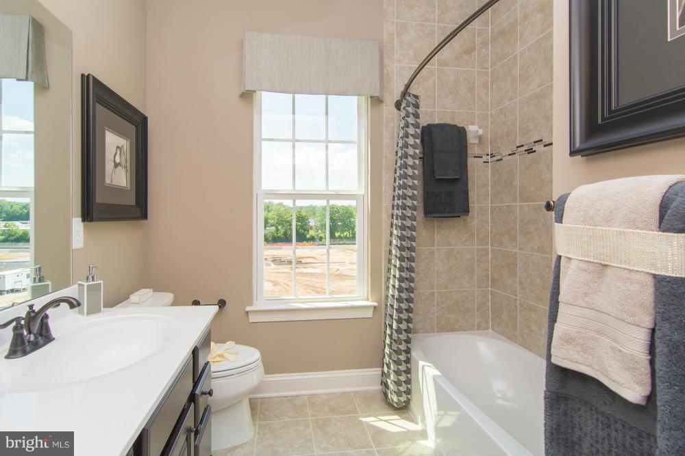 8026 Orchard Grove Road, Unit 11H Odenton, MD 21113 - Photo 8 of 30 SO MUCH ROOM IN THE SECOND BATH