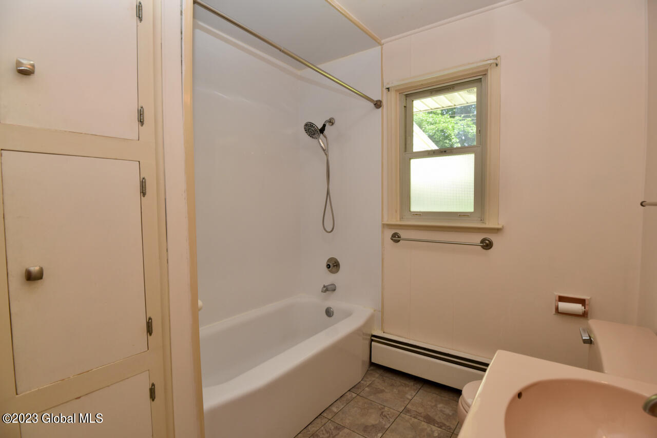 13 Southgate Road Colonie, NY 12211 - Photo 11 of 21 27