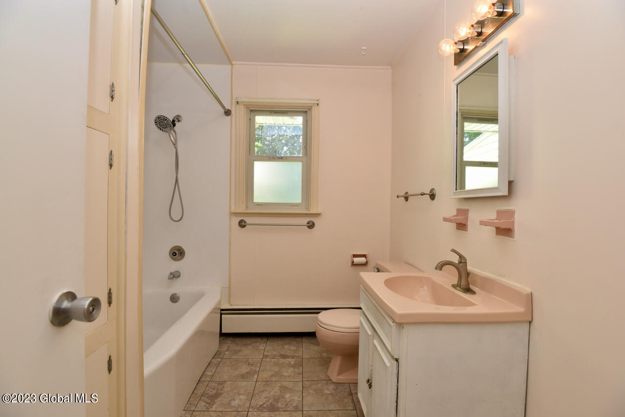 13 Southgate Road Colonie, NY 12211 - Photo 12 of 21 28