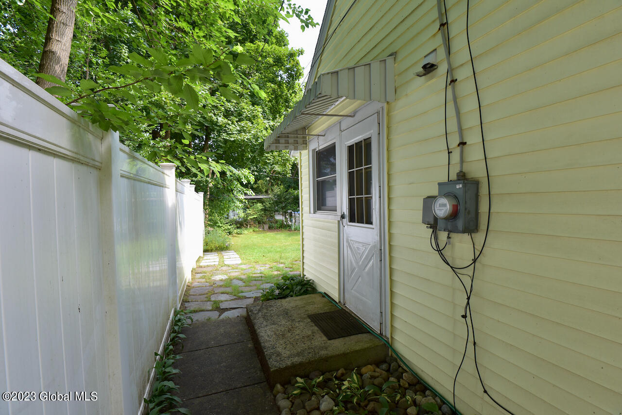 13 Southgate Road Colonie, NY 12211 - Photo 17 of 21 40