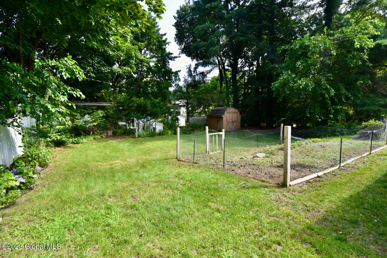 13 Southgate Road Colonie, NY 12211 - Photo 20 of 21 47