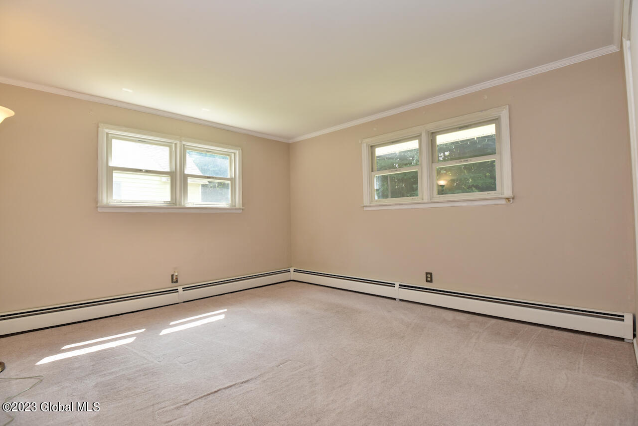 13 Southgate Road Colonie, NY 12211 - Photo 9 of 21 24