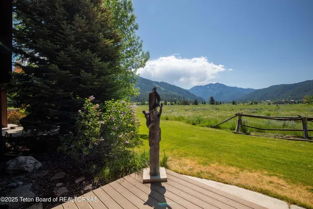 $617,000 | 30 C Blue Wing Lane, Alpine, WY 83128