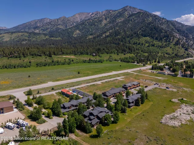 $617,000 | 30 C Blue Wing Lane, Alpine, WY 83128