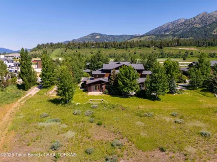 $617,000 | 30 C Blue Wing Lane, Alpine, WY 83128