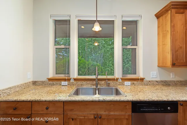 $617,000 | 30 C Blue Wing Lane, Alpine, WY 83128