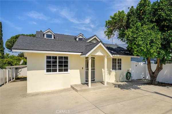 $3,750 | 10227 Helendale Avenue, Tujunga, CA 91042