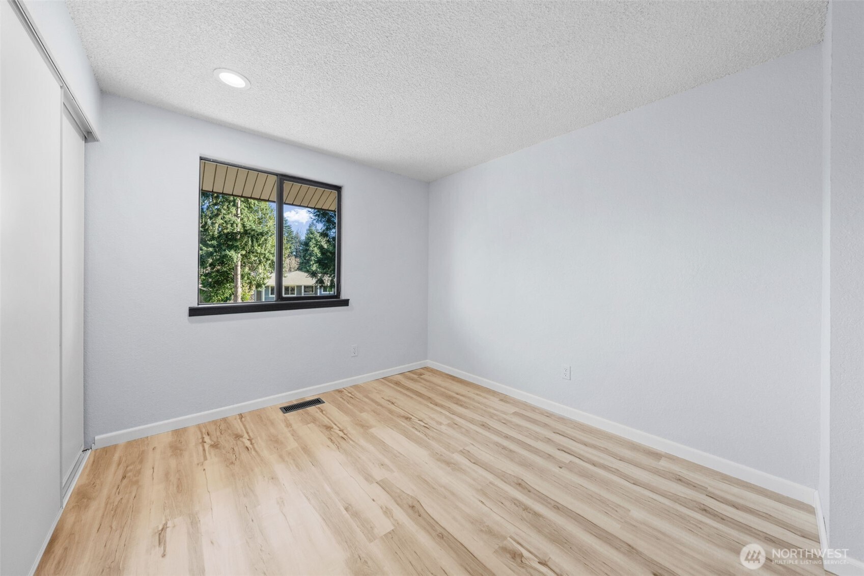 32317 2nd Avenue Southwest Federal Way, WA 98023 - Photo 16 of 38