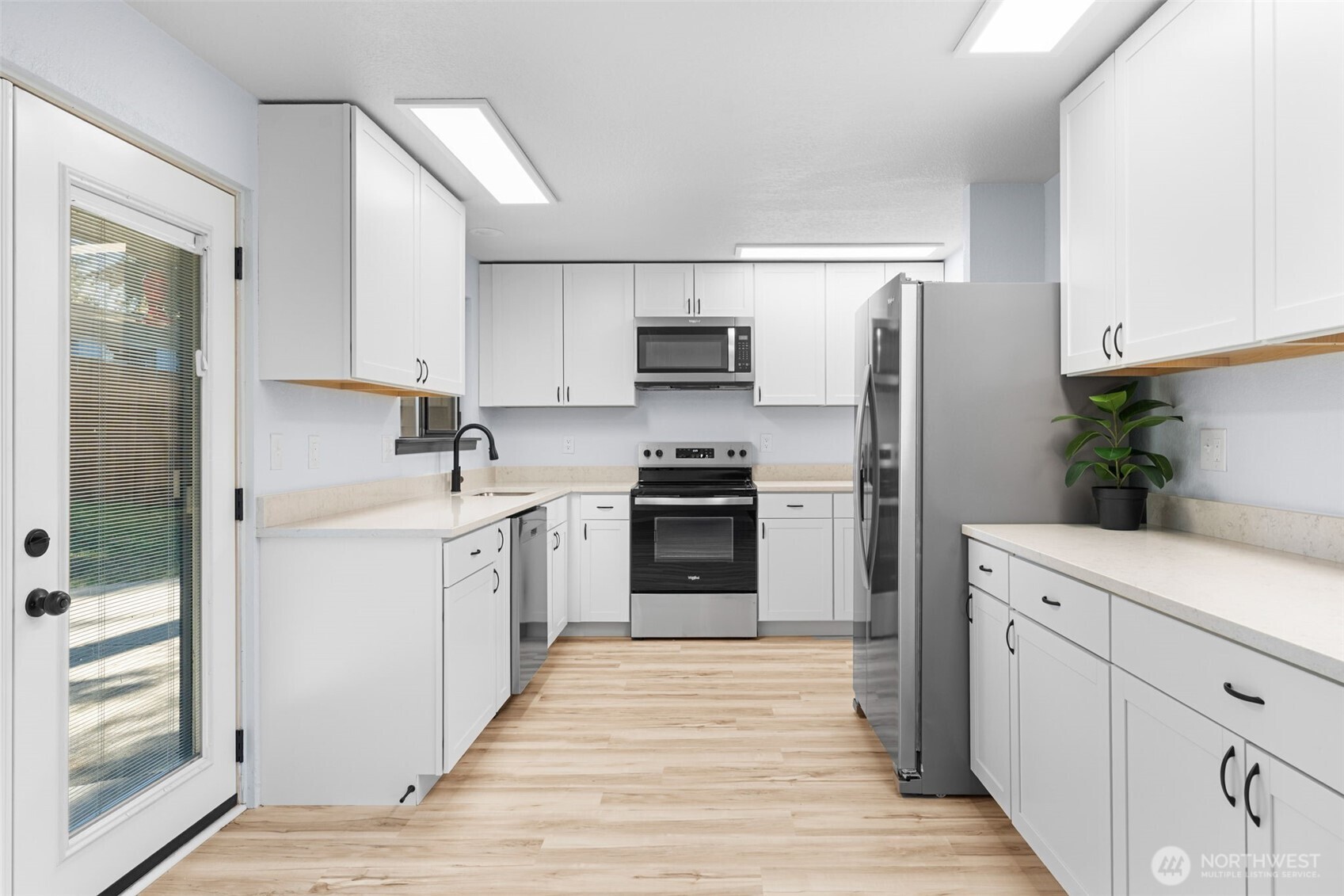 32317 2nd Avenue Southwest Federal Way, WA 98023 - Photo 5 of 38