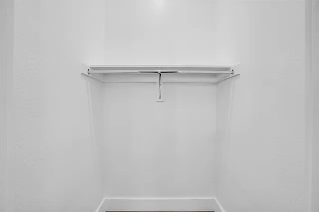 $1,925 | 1601-215 Mustang Drive, Marble Falls, TX 78654