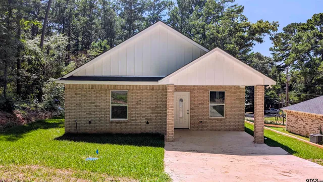 $230,000 | 20428 High Point Drive, Flint, TX 75762