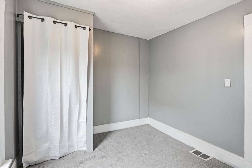 52 Lebanon Street Springfield, MA 01109 - Photo 28 of 42