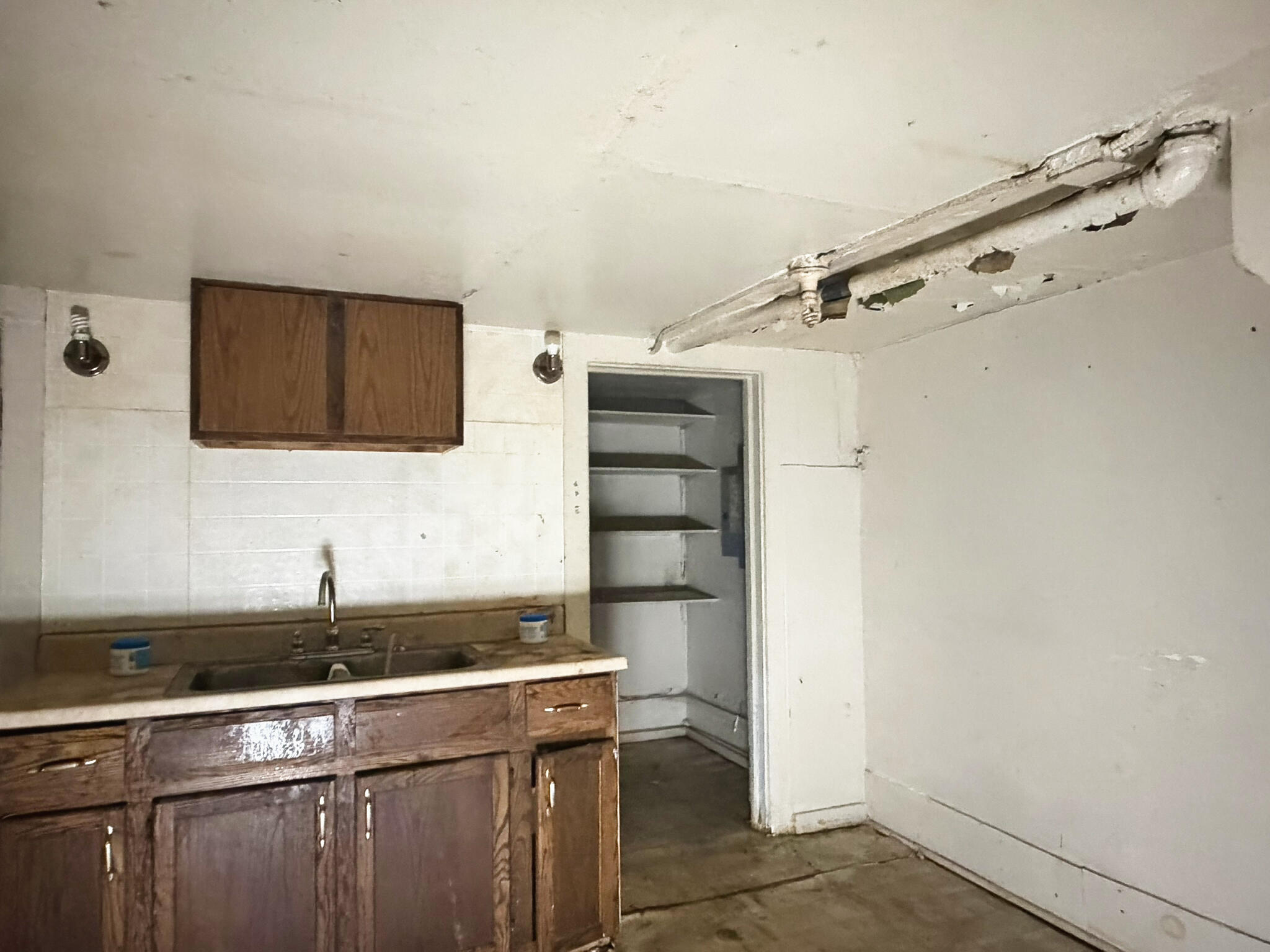 420 North 29th Street, Unit 422 Milwaukee, WI 53208 - Photo 22 of 27 IMG_1880