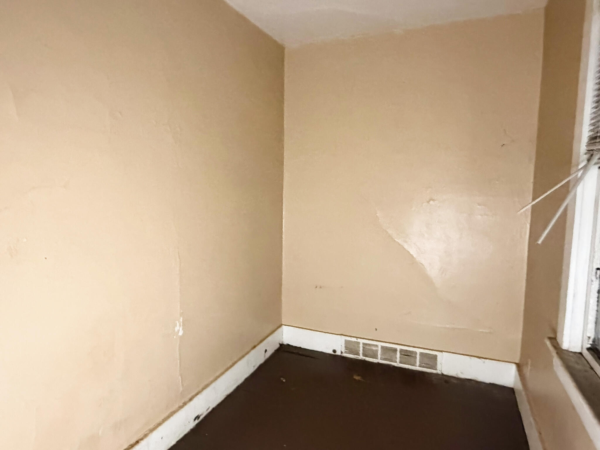 420 North 29th Street, Unit 422 Milwaukee, WI 53208 - Photo 26 of 27 IMG_1886