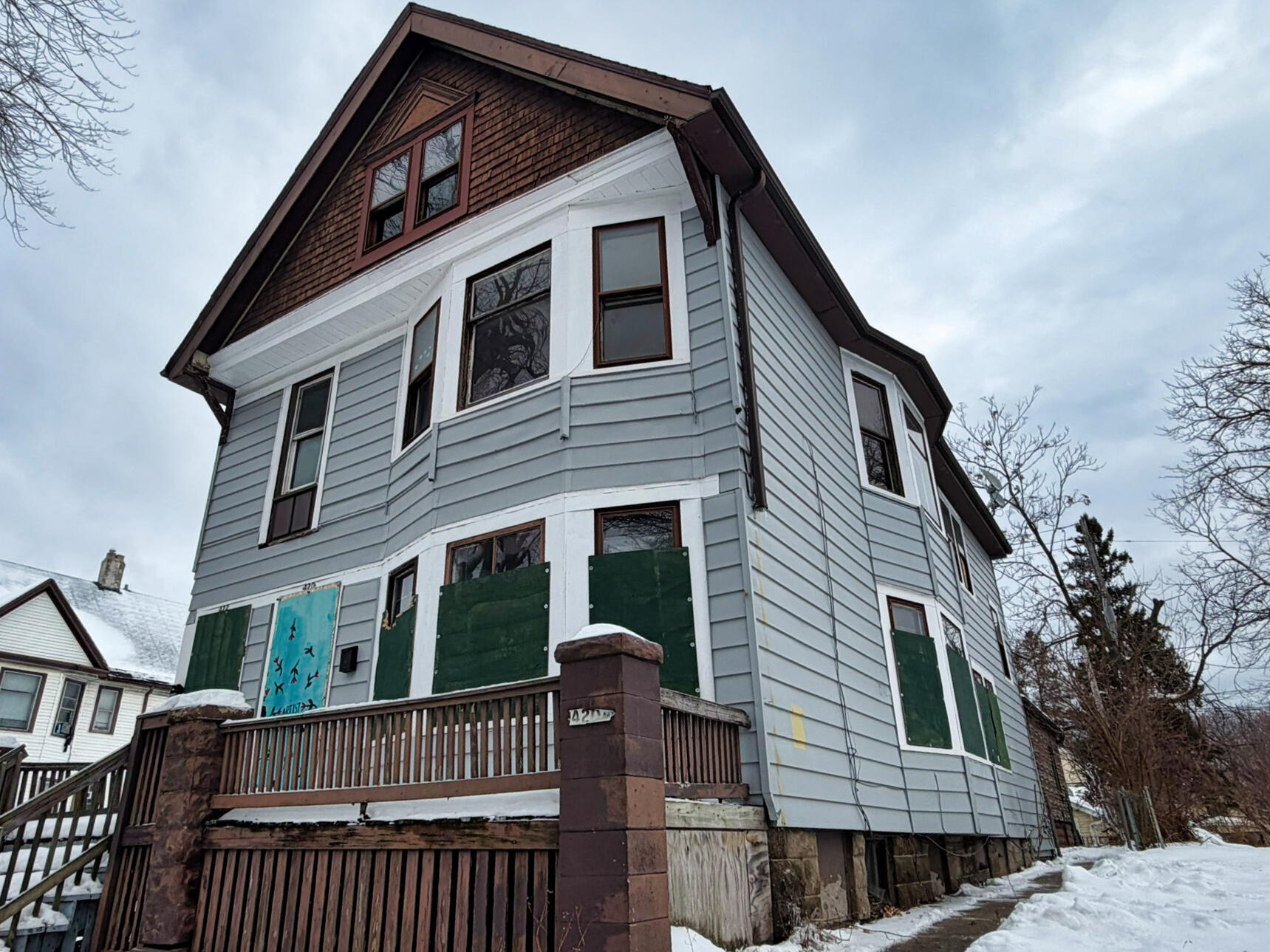 420 North 29th Street, Unit 422 Milwaukee, WI 53208 - Photo 3 of 27 IMG_4958