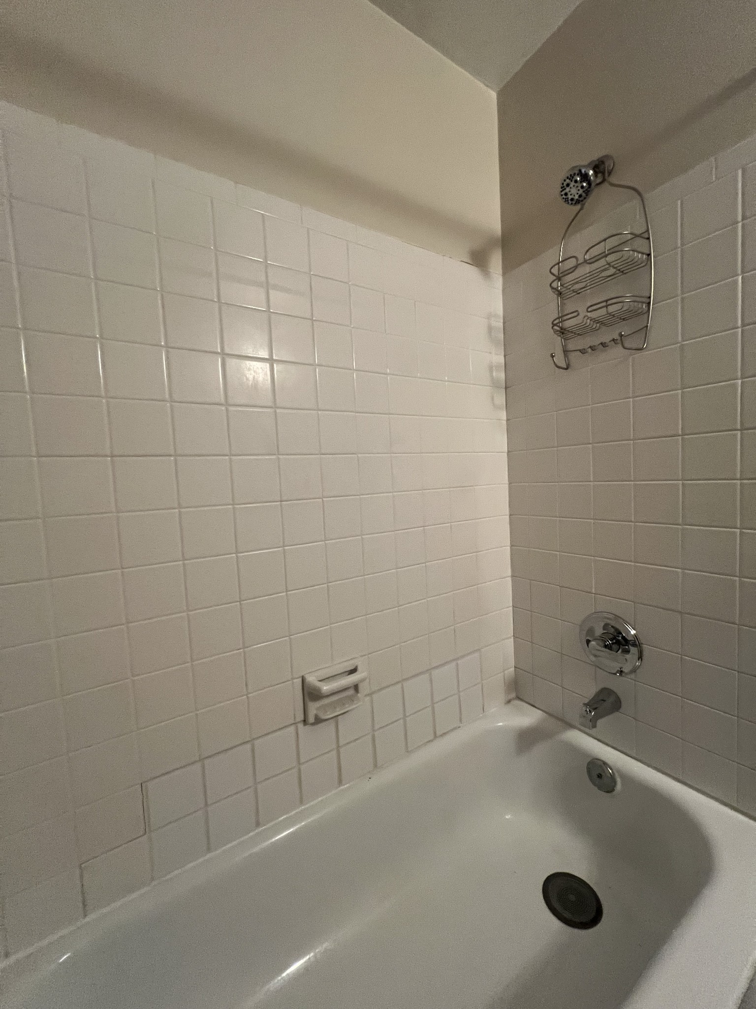 925 Boscobel Street, Unit 3 Nashville, TN 37206 - Photo 11 of 14 a bathroom with a tub