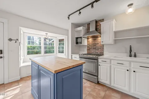 $510,000 | 15 Abbey Road, Chapel Hill, NC 27516