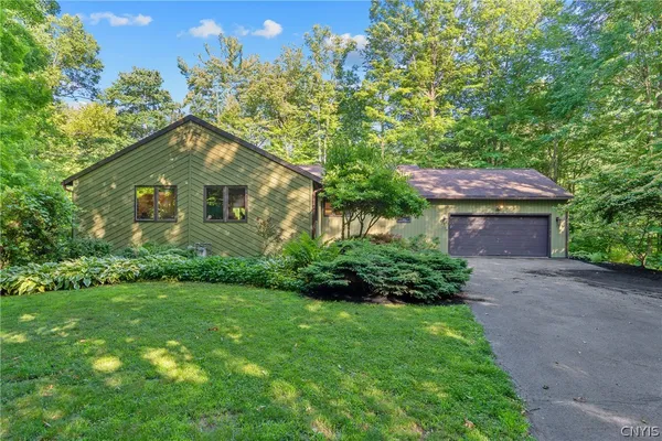 $489,900 | 2424 Sourwood Drive, Lysander, NY 13135