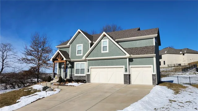 $680,000 | 8820 Northeast 94th Street, Kansas City, MO 64157