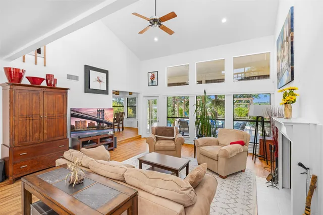 $589,500 | 640 South College Street, La Grange, TX 78945