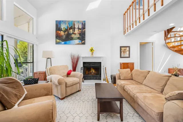 $589,500 | 640 South College Street, La Grange, TX 78945