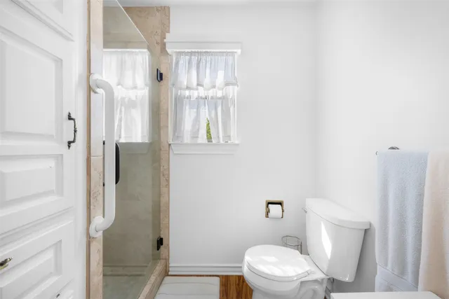 $589,500 | 640 South College Street, La Grange, TX 78945