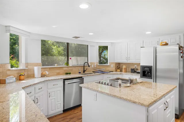 $589,500 | 640 South College Street, La Grange, TX 78945