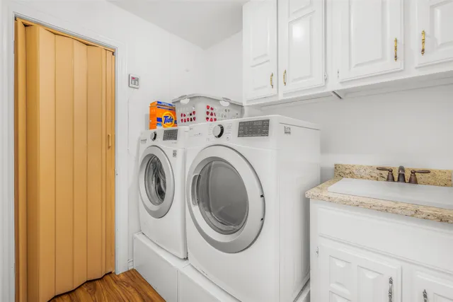 $589,500 | 640 South College Street, La Grange, TX 78945