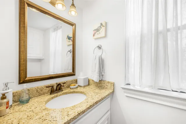 $589,500 | 640 South College Street, La Grange, TX 78945