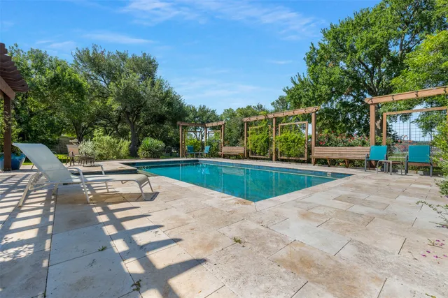 $589,500 | 640 South College Street, La Grange, TX 78945