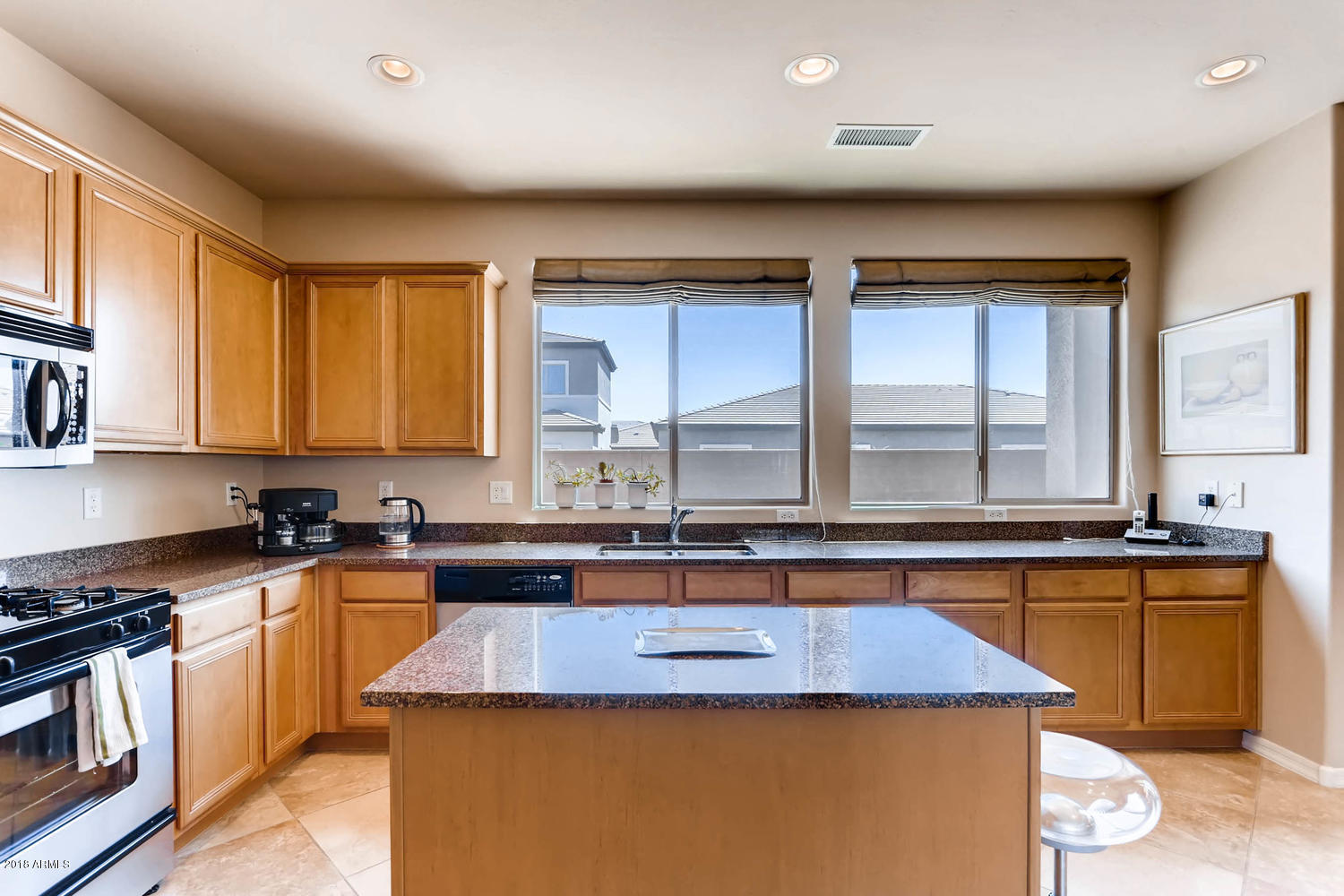 3311 West Florimond Road Phoenix, AZ 85086 - Photo 14 of 34 3311 W Florimond Phoenix AZ-large-009-24