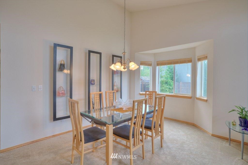 6218 Northeast 5th Circle Renton, WA 98059 - Photo 3 of 15
