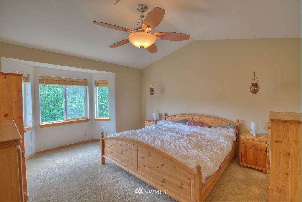 6218 Northeast 5th Circle Renton, WA 98059 - Photo 8 of 15