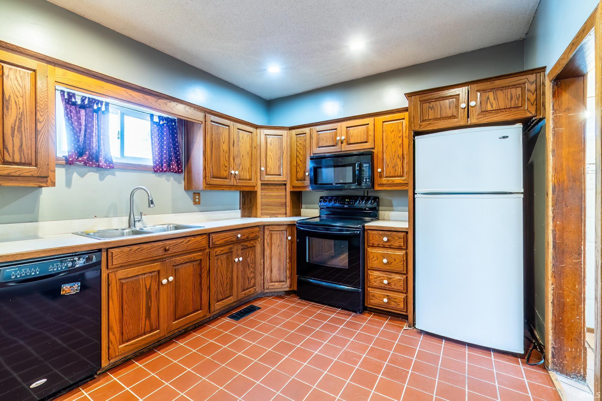 715 Pontiac Street Rochester, IN 46975 - Photo 26 of 36