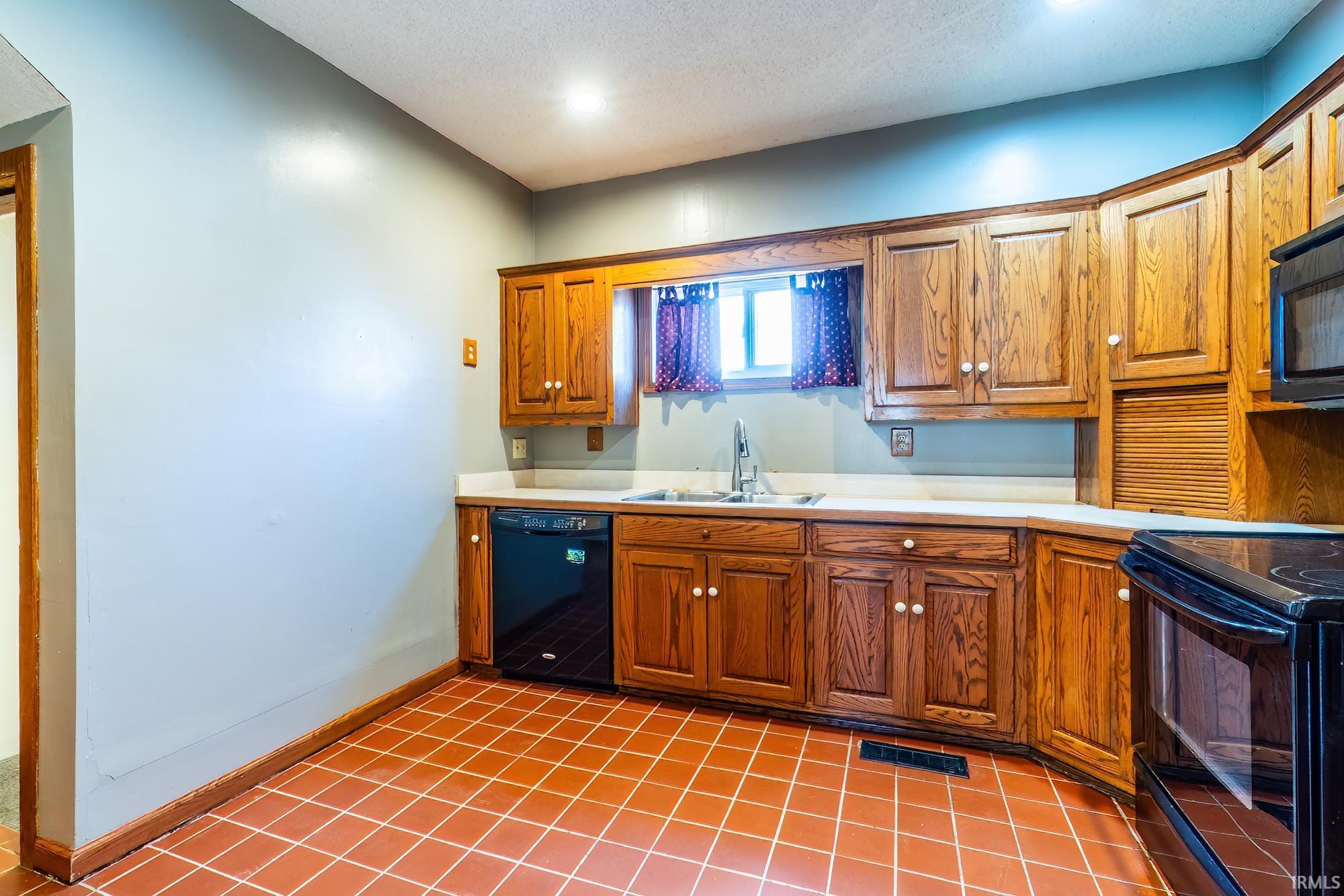 715 Pontiac Street Rochester, IN 46975 - Photo 27 of 36