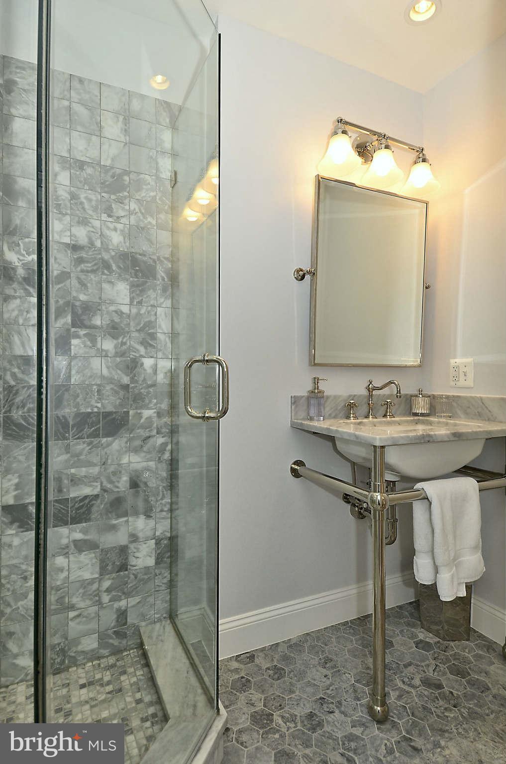 2902 Cameron Mills Road Alexandria, VA 22302 - Photo 18 of 30 Bath 1