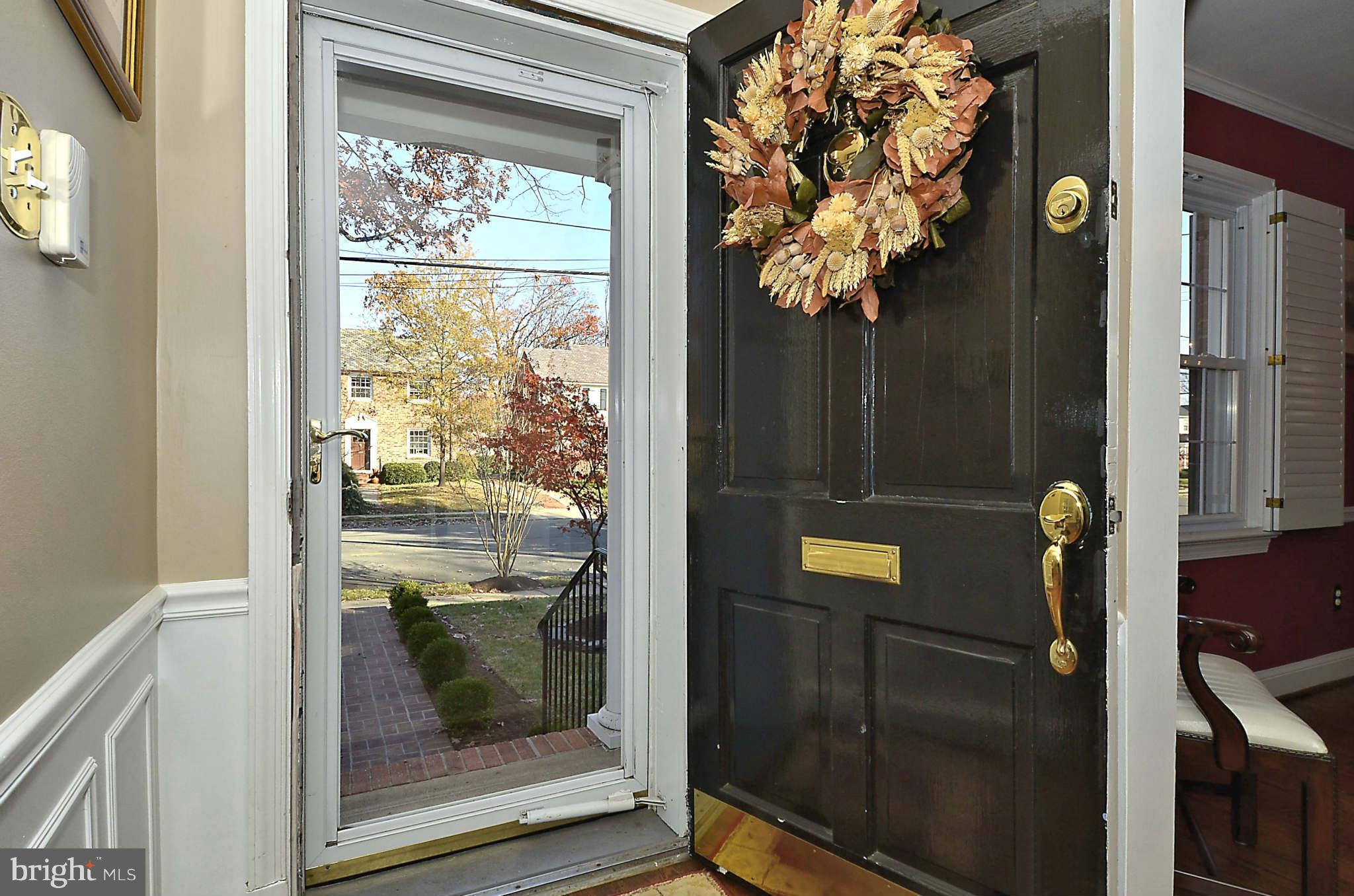 2902 Cameron Mills Road Alexandria, VA 22302 - Photo 3 of 30 Entrance