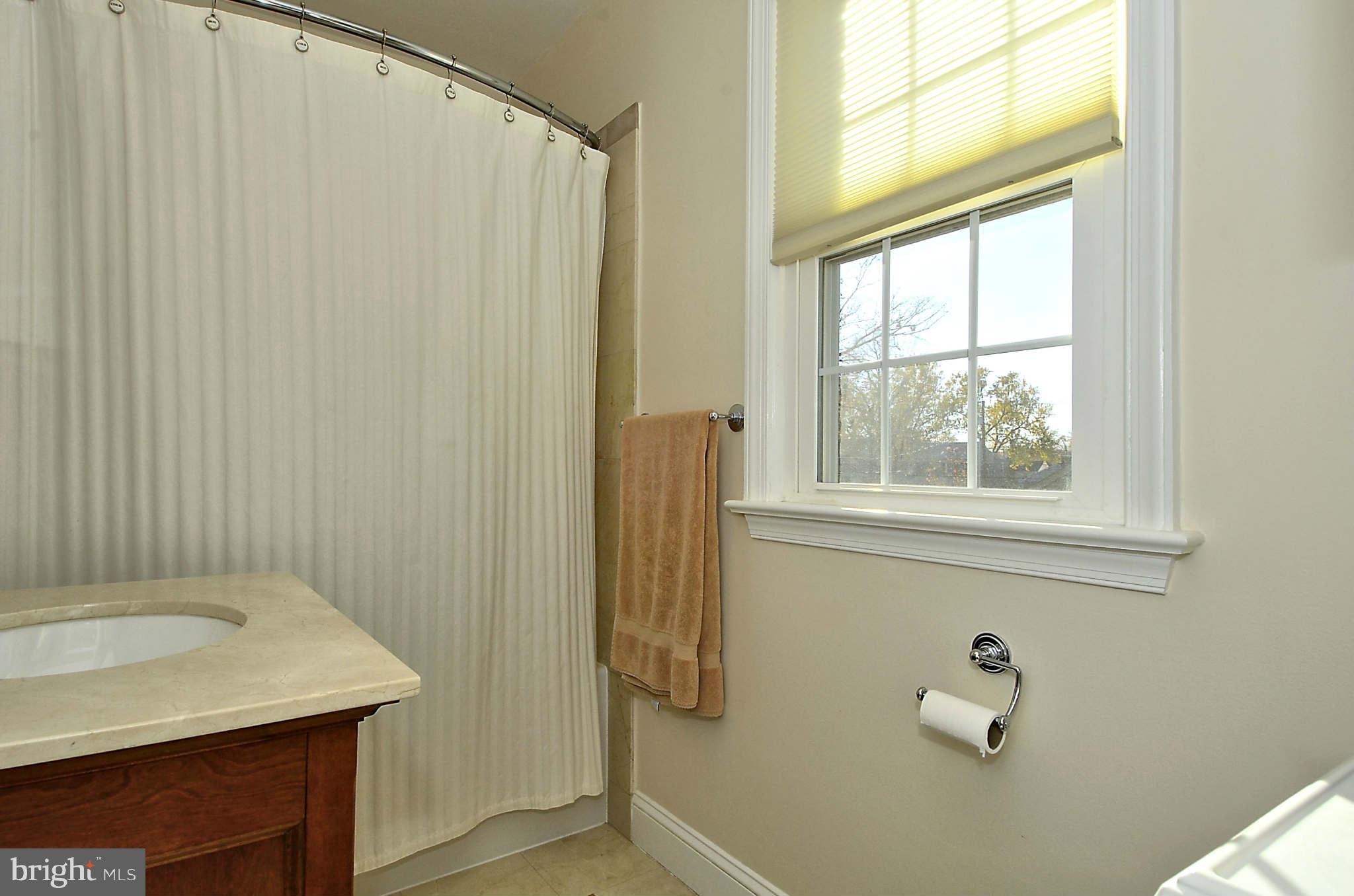2902 Cameron Mills Road Alexandria, VA 22302 - Photo 21 of 30 Bath 2